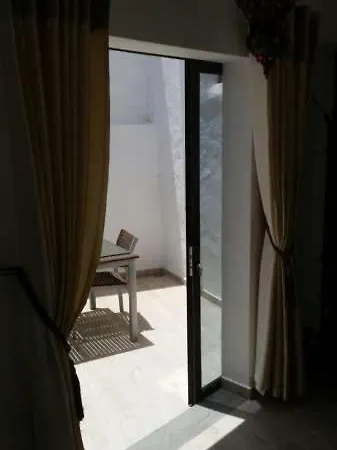Villa Sleeps 6 Pool Wifi *